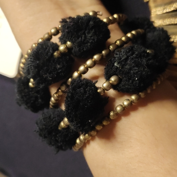 Trendy necklace with pom pom Bollywood style bracelet as freebie - Picture 5 of 6